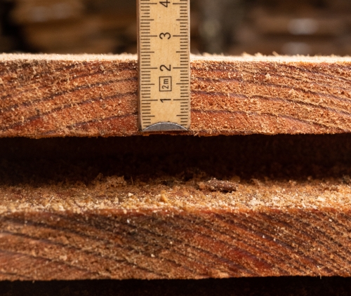 Lärche unbesäumte Bretter, Schwartenbretter, Zaun 27-40x2,3x400cm versandkostenfrei innerhalb Deutschland