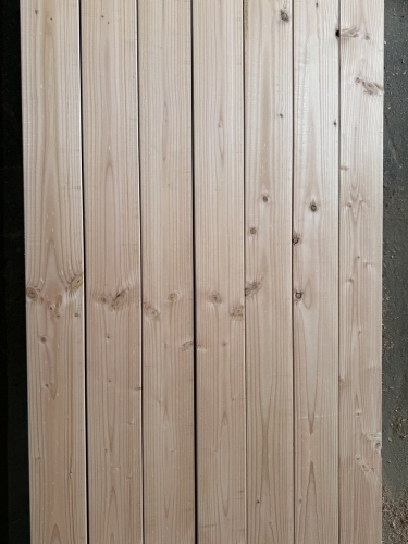 Douglasie Terrassendiele glatt gehobelt mit Rundkante aus eigener Produktion 13,5x2,8x140 Zuschnitt