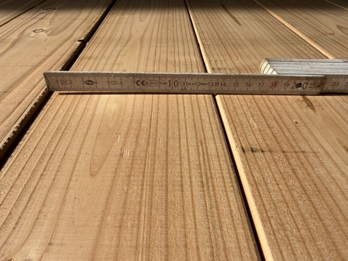 Douglasie Terrassendiele glatt gehobelt mit Rundkante aus eigener Produktion 13,5x2,8x140 Zuschnitt