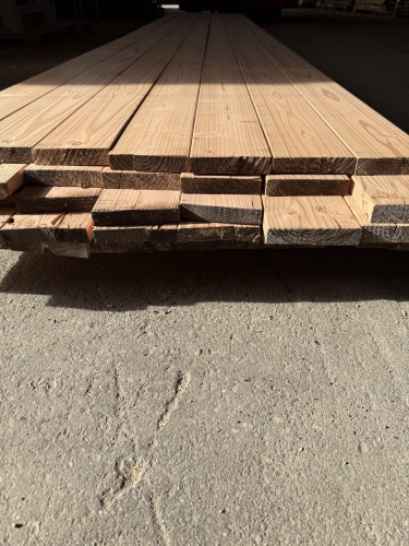 Douglasie Terrassendiele glatt gehobelt mit Rundkante aus eigener Produktion 13,5x2,8x500